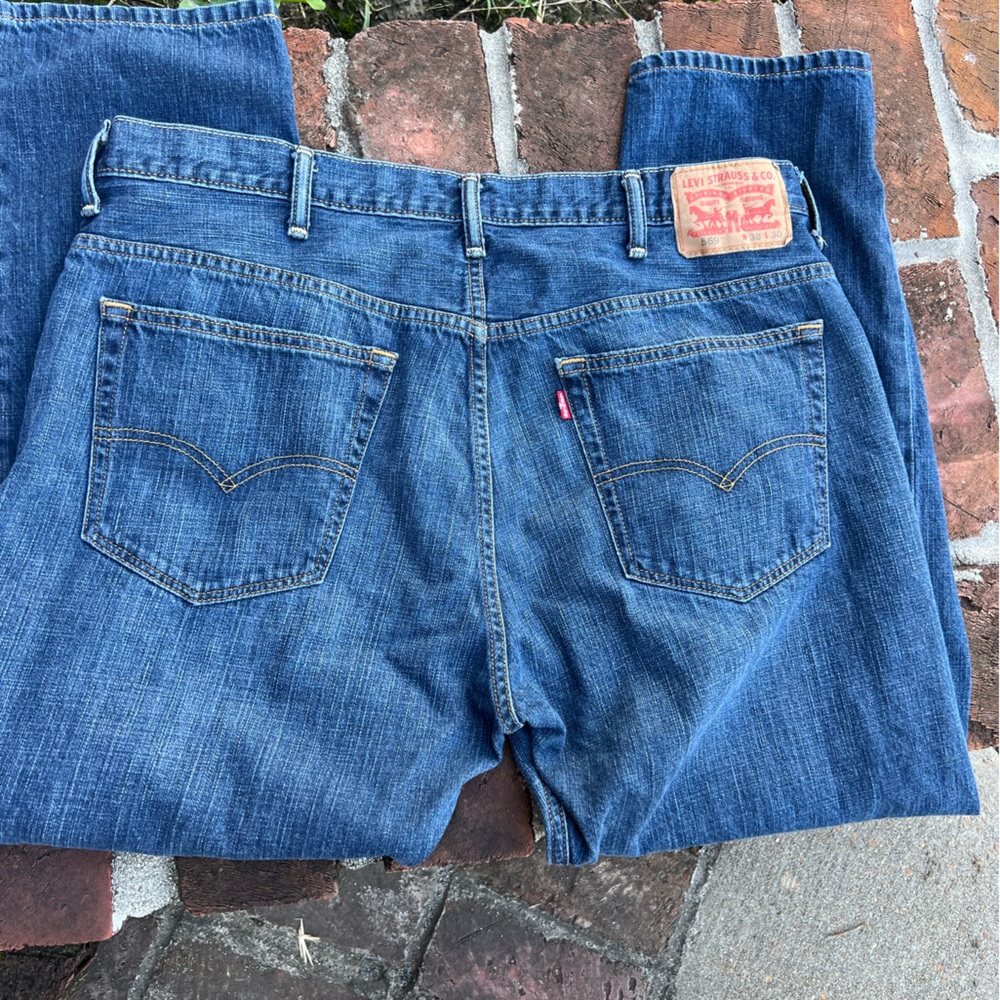 Levi Strauss "569" loose straight leg blue jeans size 38 x 30